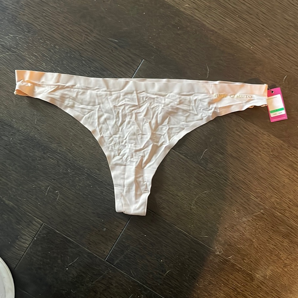 vince camuto large tan thong NWT